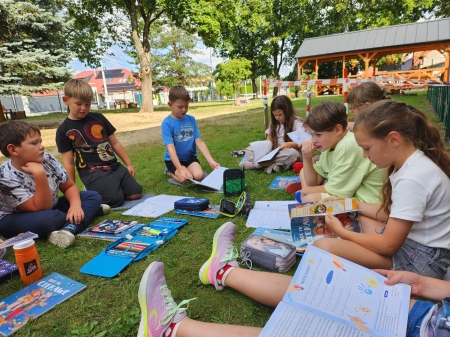 2 B UCZY SIĘ NA ŚWIEŻYM POWIETRZU