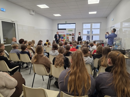 ŚWIĄTECZNA MAGIA W SZKOLNEJ STOŁÓWCE