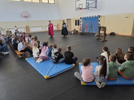 PODRÓŻ W CZASIE UCZNIÓW KL. I-III