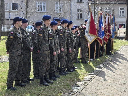 PAMIĘCI OFIAR ZBRODNI KATYŃSKIEJ I KATASTROFY SMOLEŃSKIEJ  – UDZIAŁ SPOŁECZNOŚCI SZKOLNEJ 